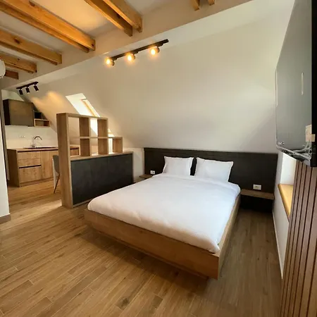 Zlatni Odmor شقة فندقية زلاتيبور