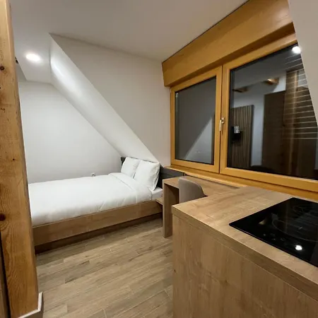 Zlatni Odmor 아파트호텔 즐라티보