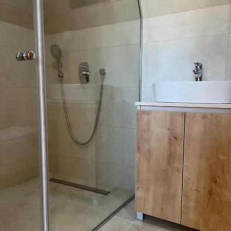 Zlatni Odmor 즐라티보