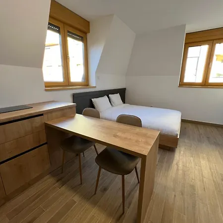 شقة فندقية Zlatni Odmor 3*