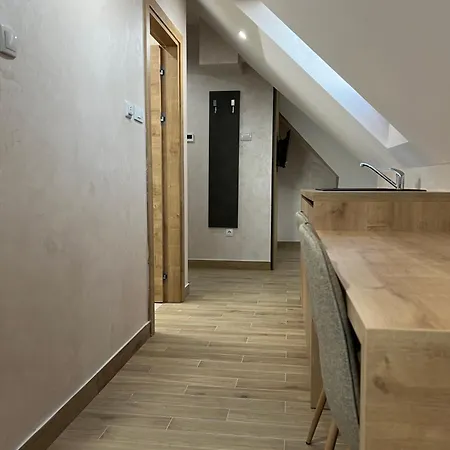 Zlatni Odmor 아파트호텔 즐라티보